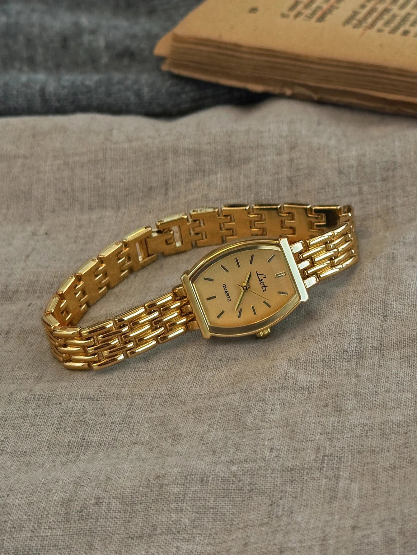 French Retro Gold Small Dial Ladies Watch