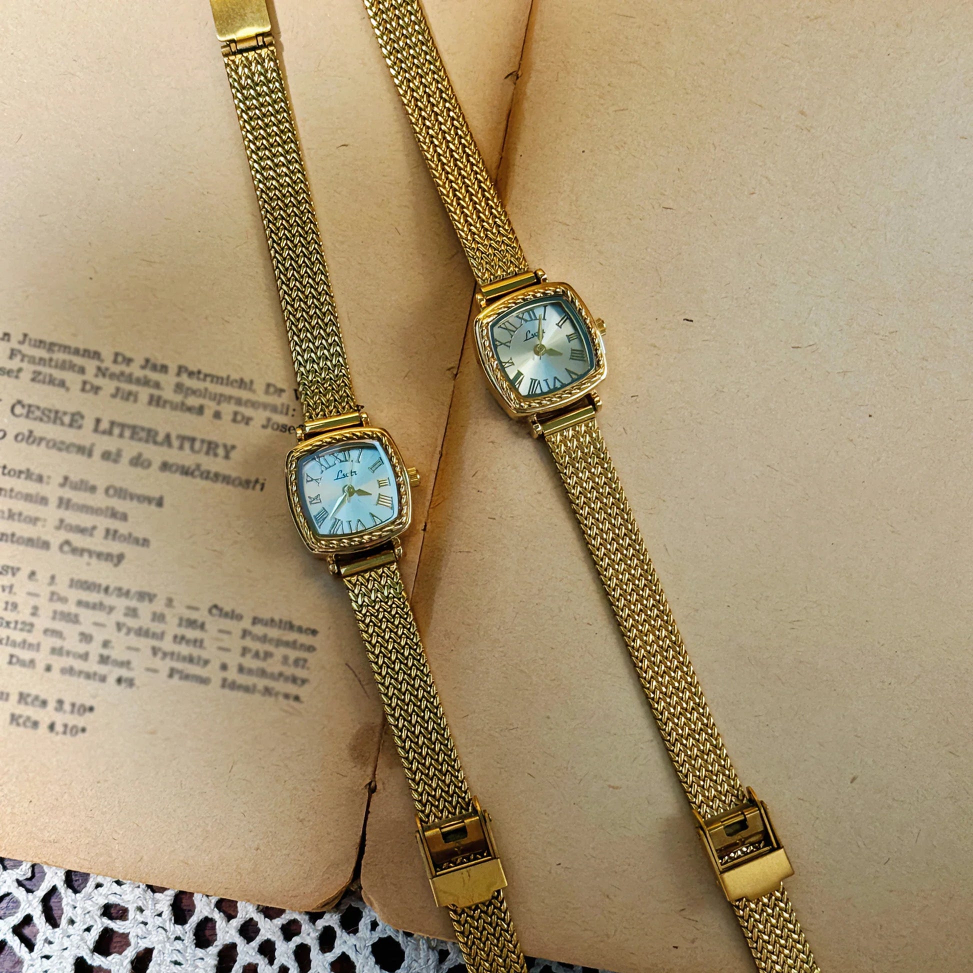 French Vintage Style Gold Dial Quartz Copper Watchband Women’s Wristwatch