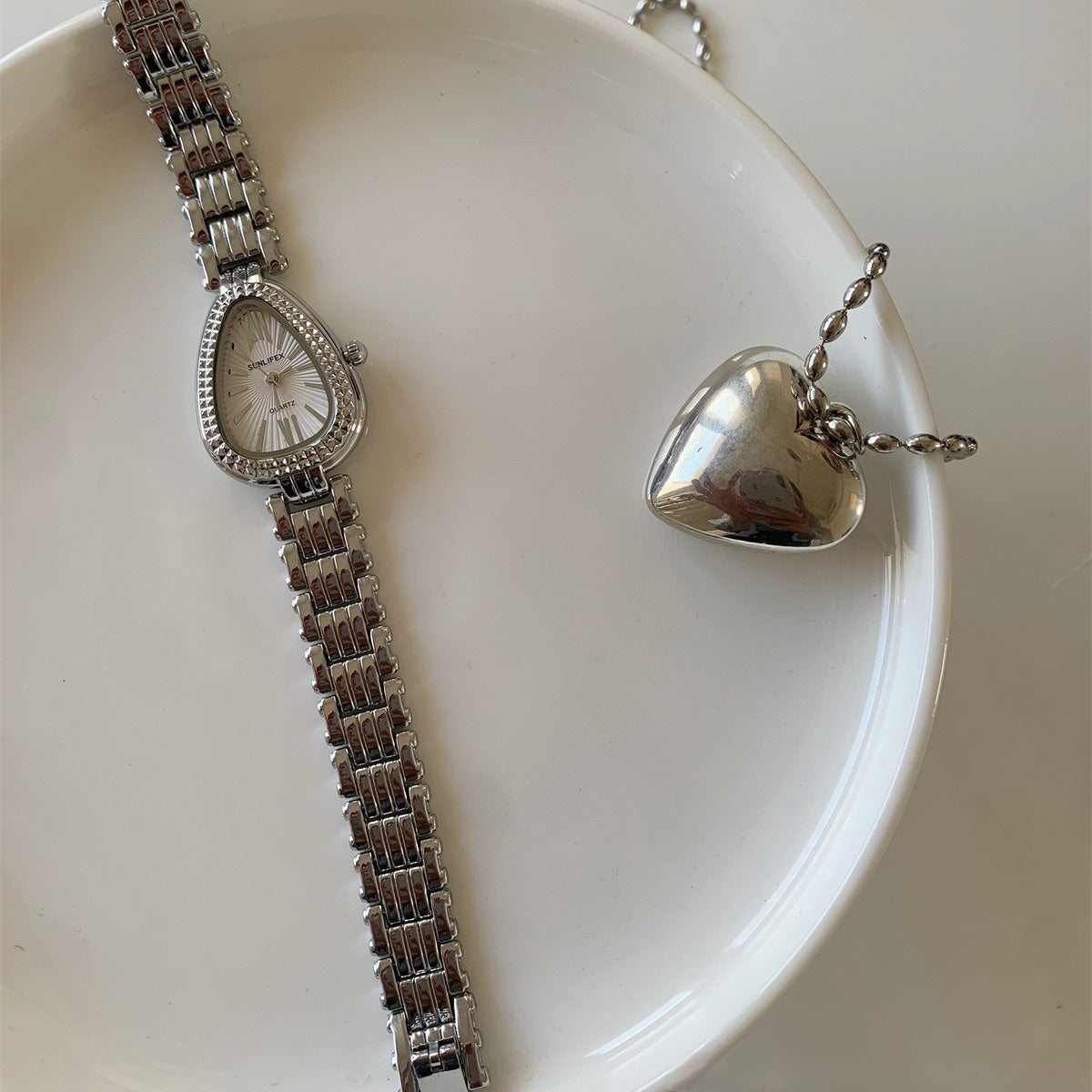 Golden Snake Head Gorgeous Chain Watch Women - electronic accessories