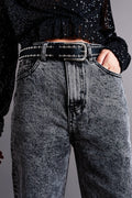 Mom Jeans With High Waist in Black - Norellé