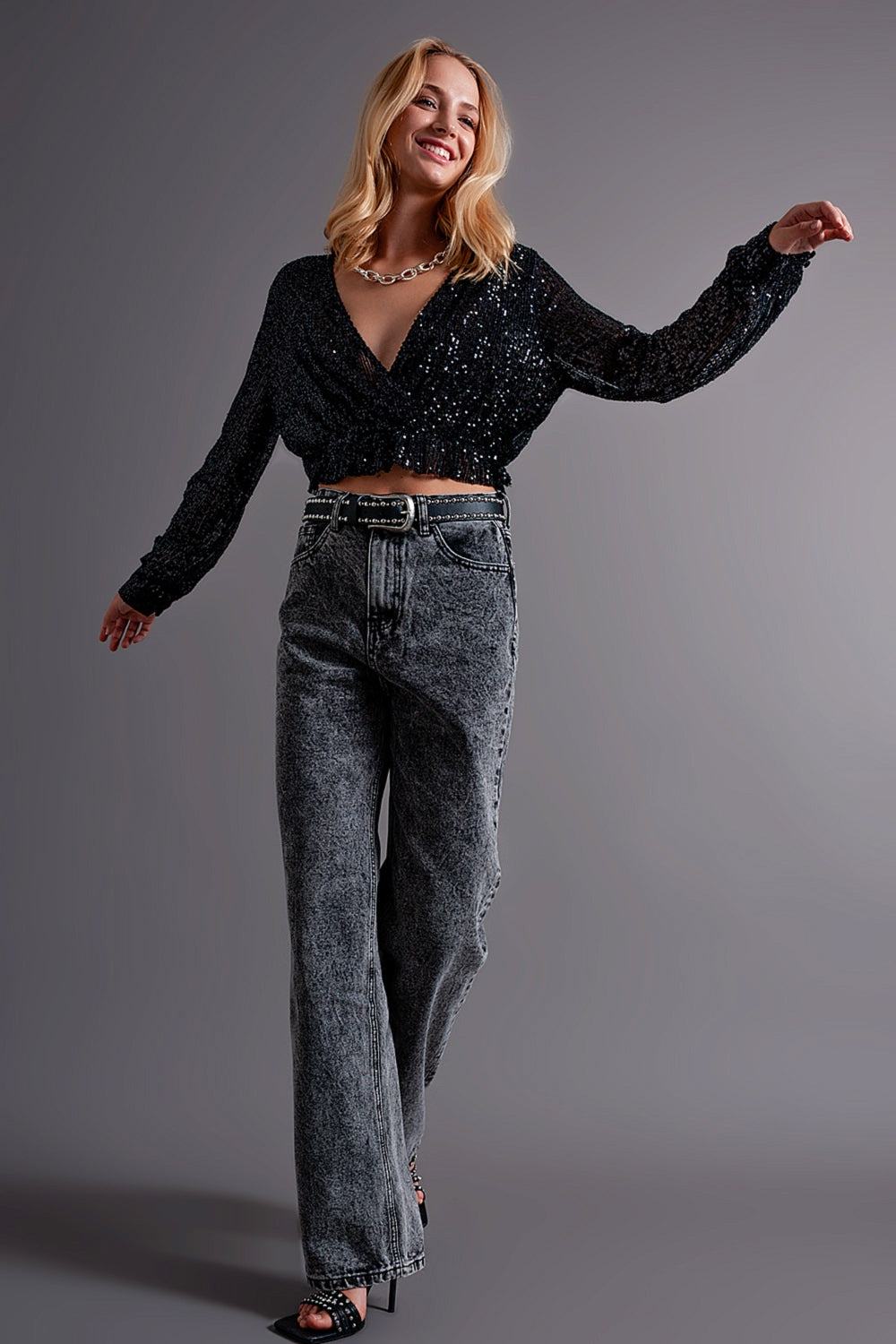 Mom Jeans With High Waist in Black - Norellé