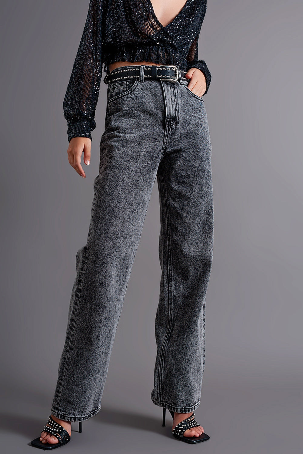 Mom Jeans With High Waist in Black - Norellé