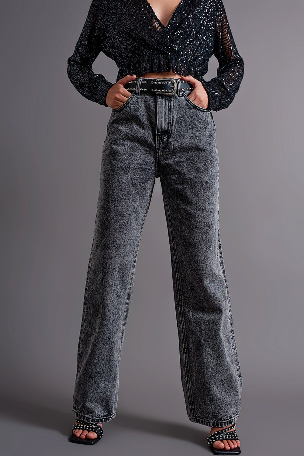Mom Jeans With High Waist in Black - Norellé