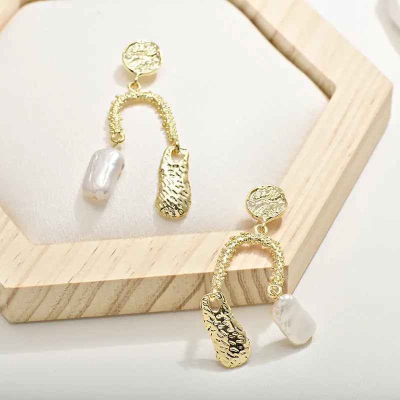 Natural Baroque Pearl Earrings Women’s Elegant U-shaped - Gold - electronic accessories