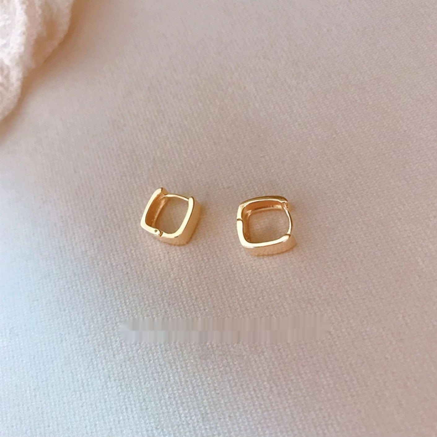 New Niche Design Simple Geometric U-shaped Earrings Women - Gold - electronic accessories
