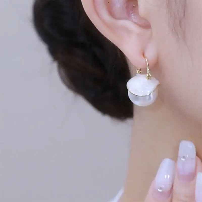 Niche Design Light Luxury Ear Clips Earrings - As Main Image - electronic accessories