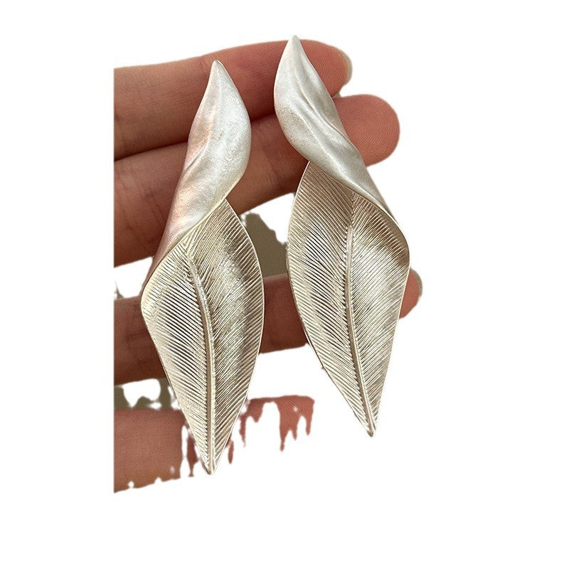 Niche Metal Folding Leaf Earrings - electronic accessories