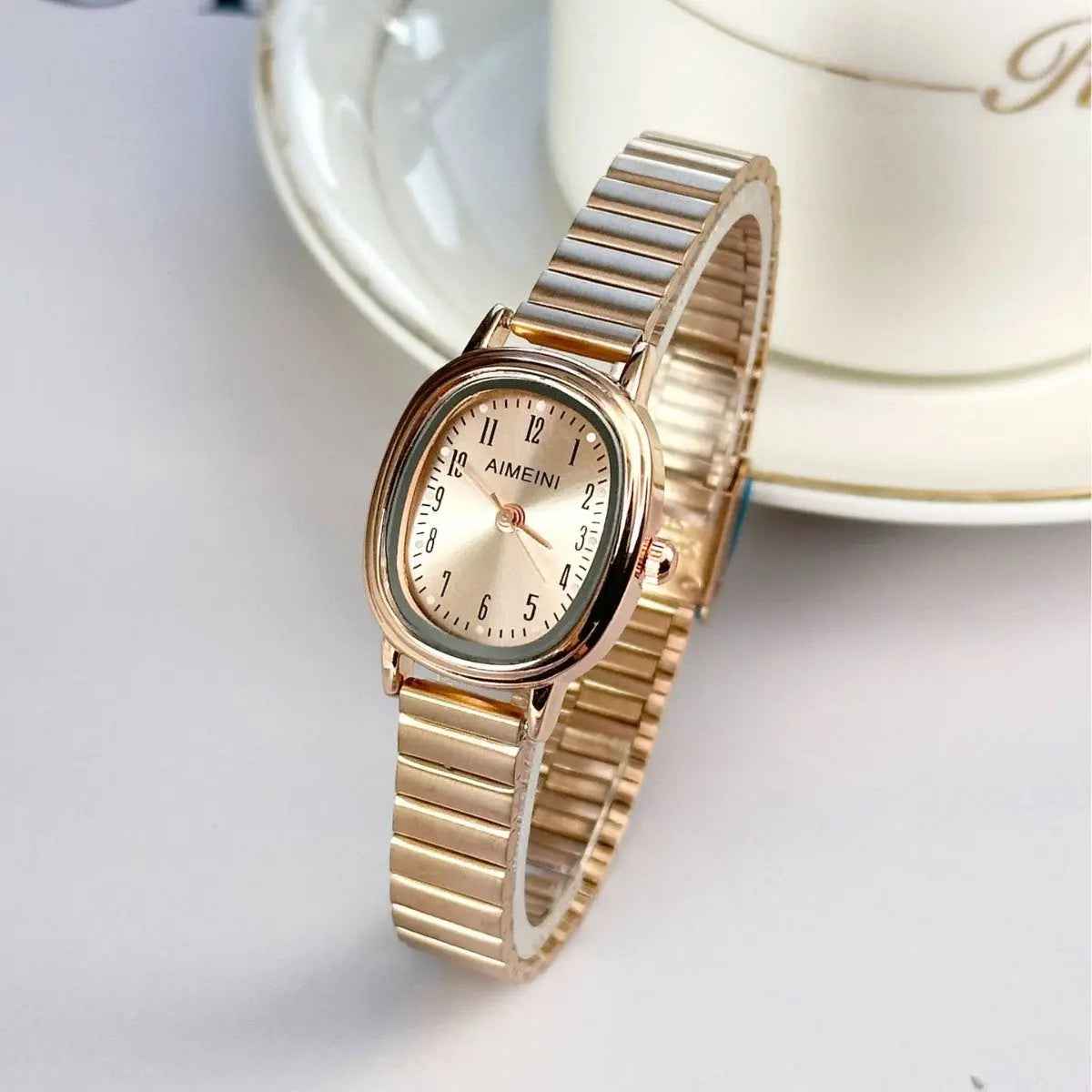 Oval Disk Women’s Retro Digital Simple Watch - electronic accessories