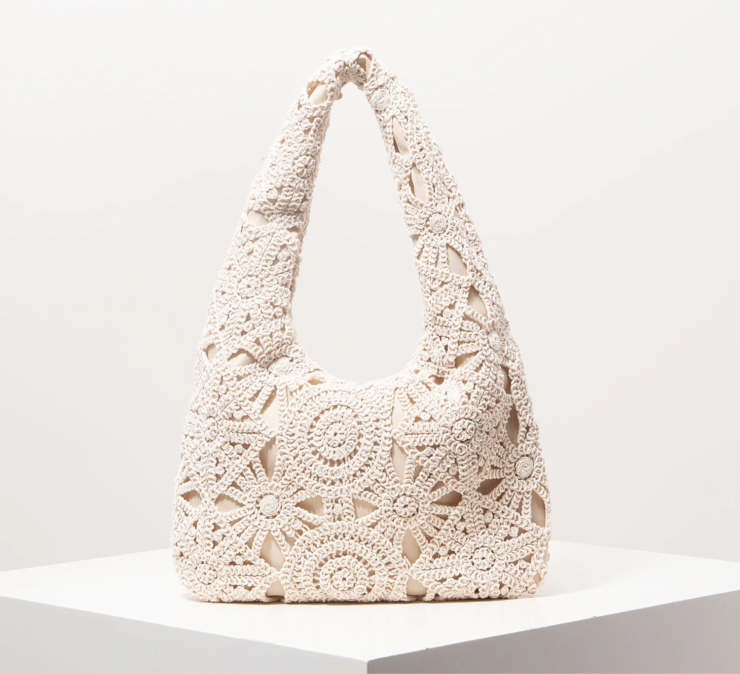 Pattern Hollow Woven Shoulder Bag