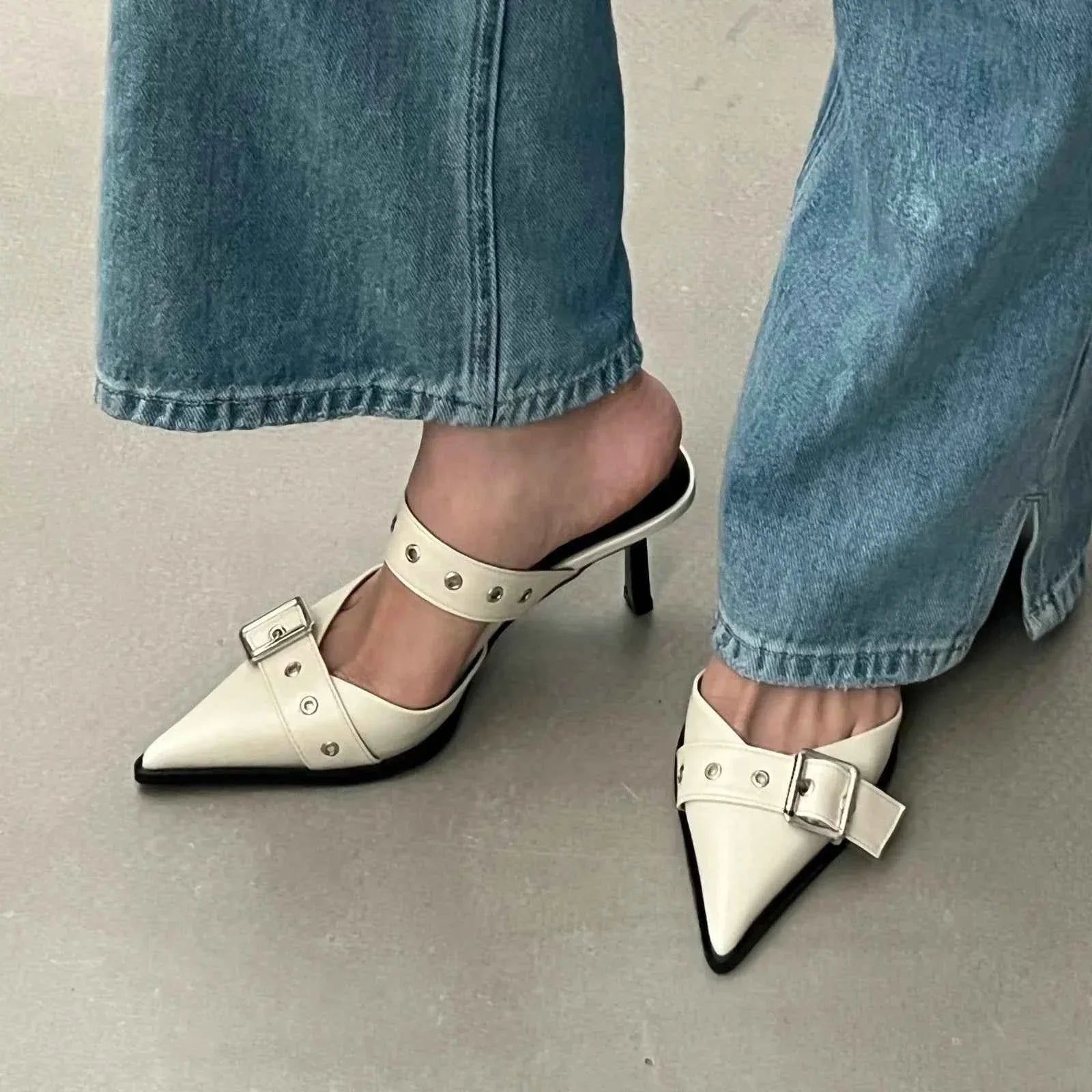 Pointed Belt Buckle Thin Heel