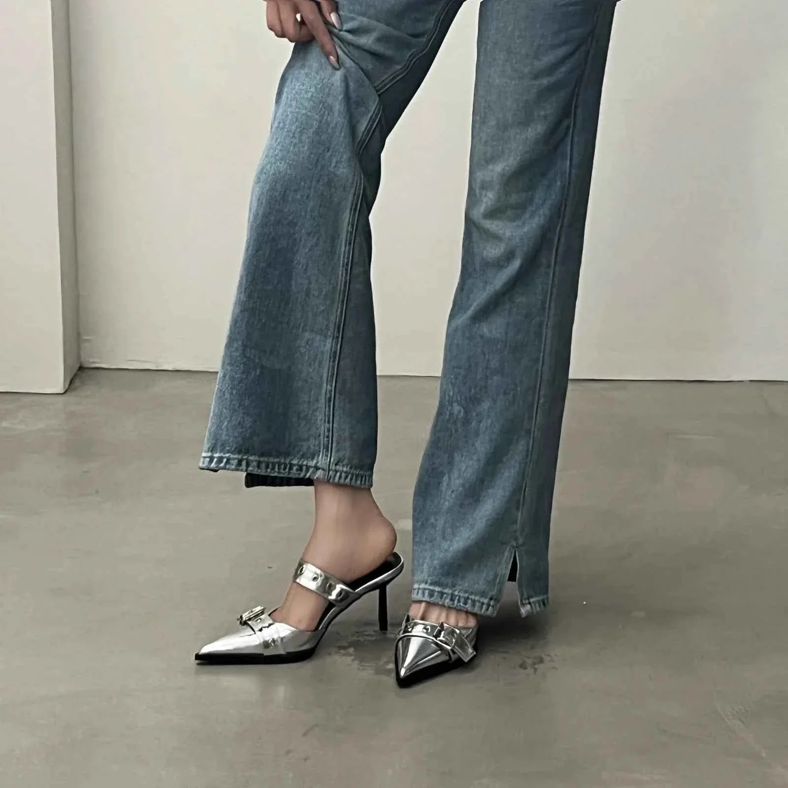 Pointed Belt Buckle Thin Heel