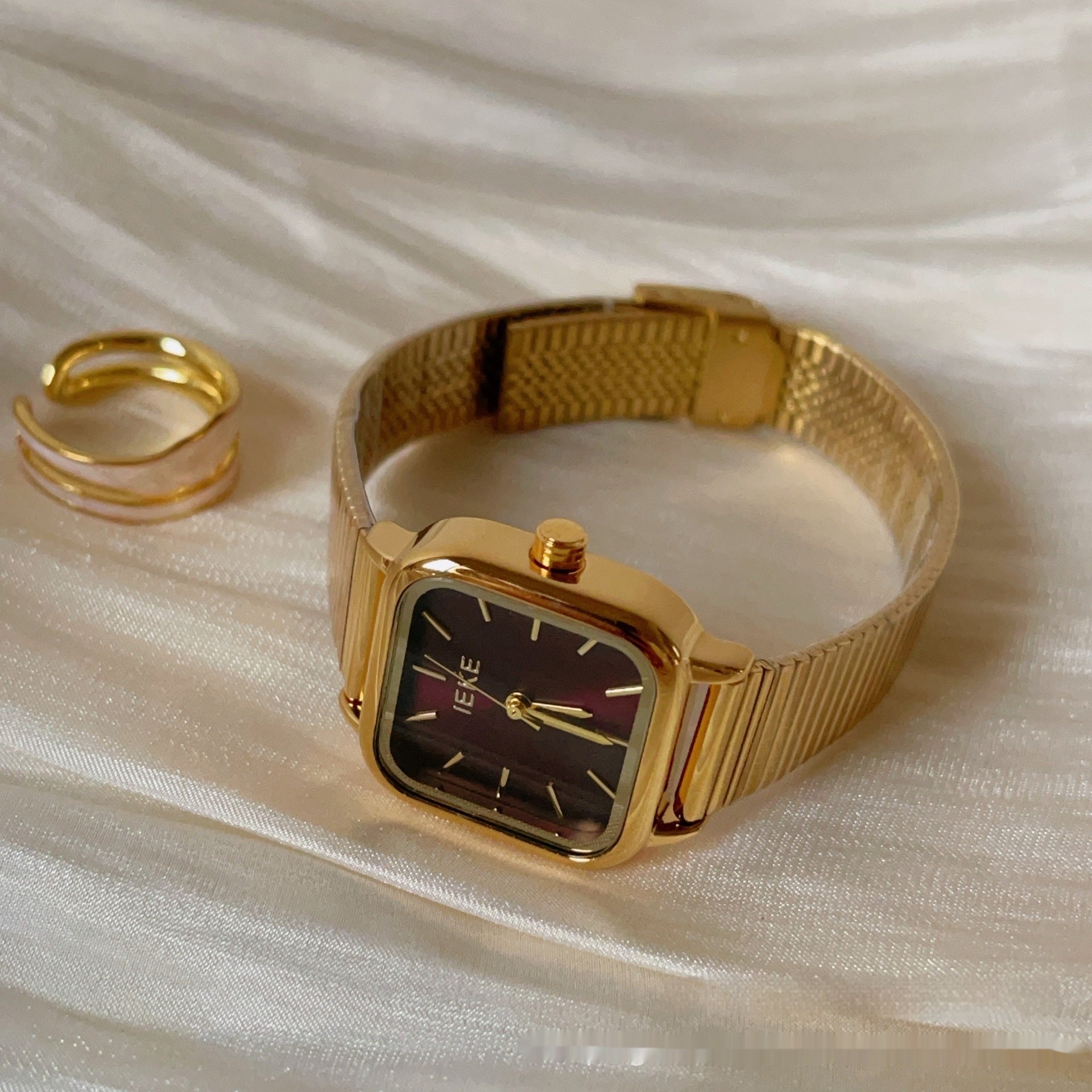 Retro Ankela Red Series Chain Watch Women - electronic accessories