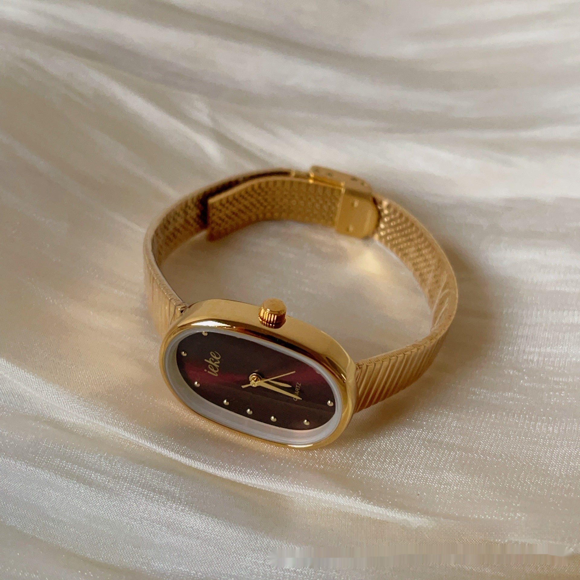 Retro Ankela Red Series Chain Watch Women - electronic accessories