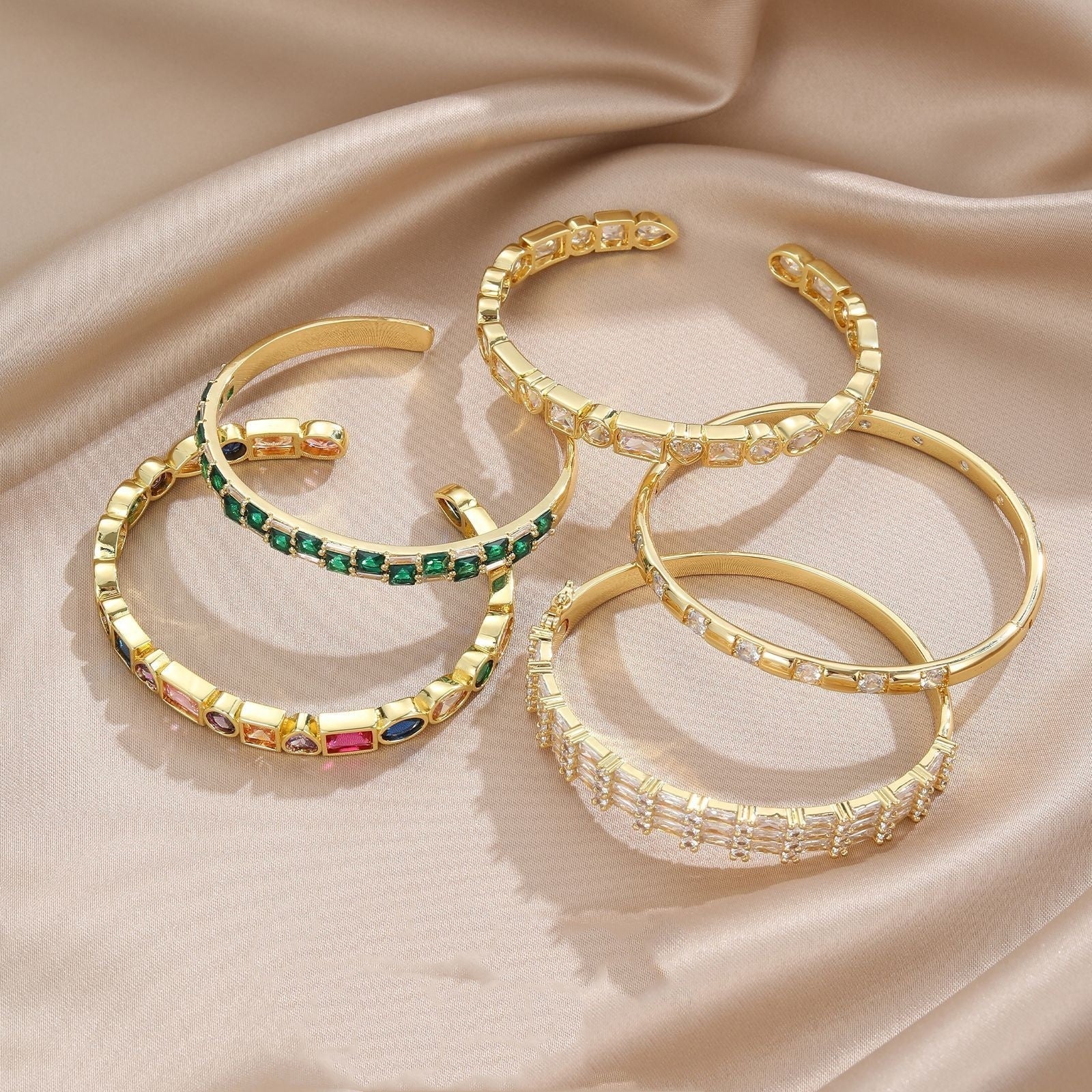 Retro Color Zirconium Ladies’ Bracelet - electronic accessories