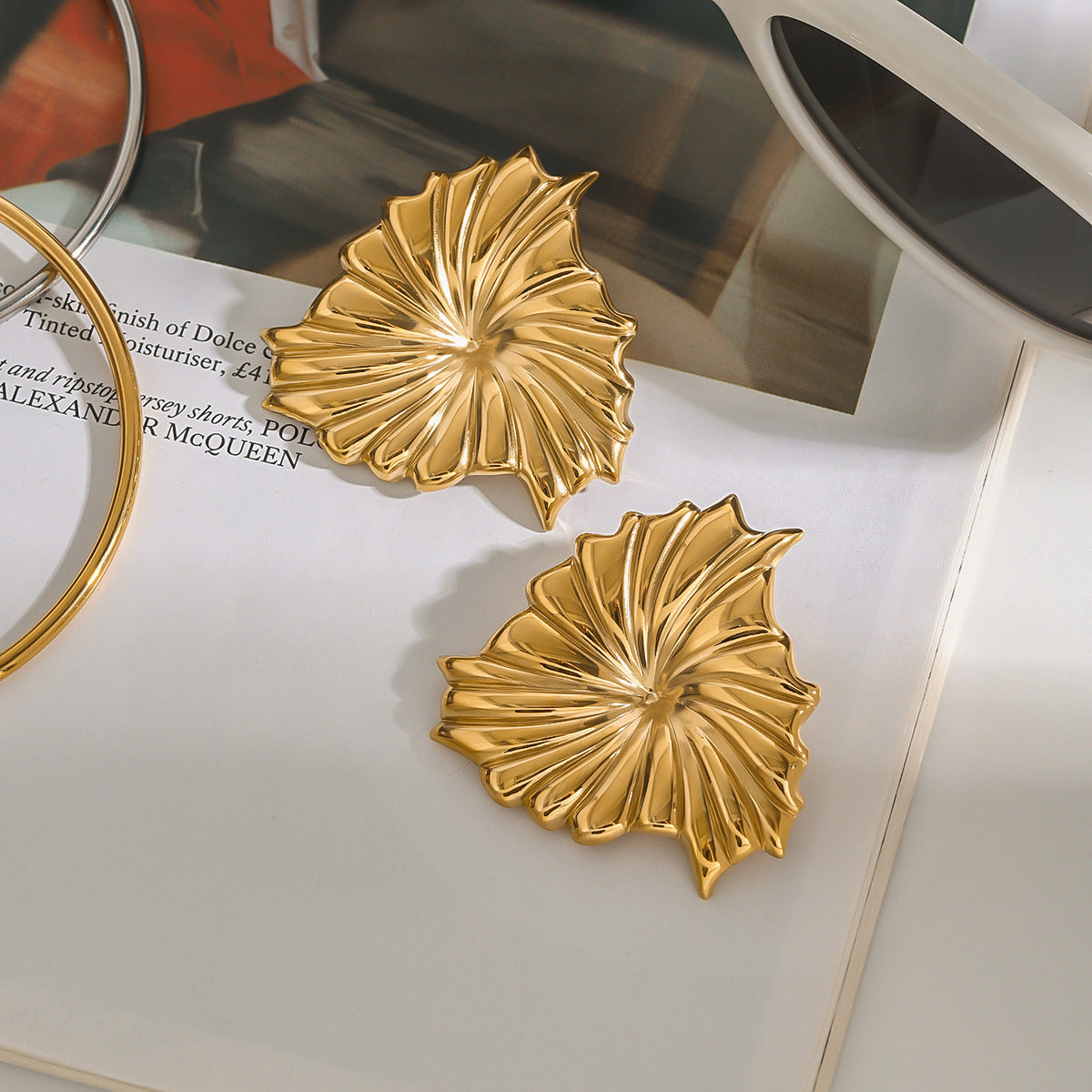Sculpted Petal Gold Earrings - JDE0312007 - electronic accessories