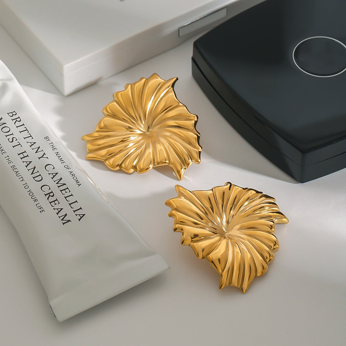 Sculpted Petal Gold Earrings - JDE0312007 - electronic accessories