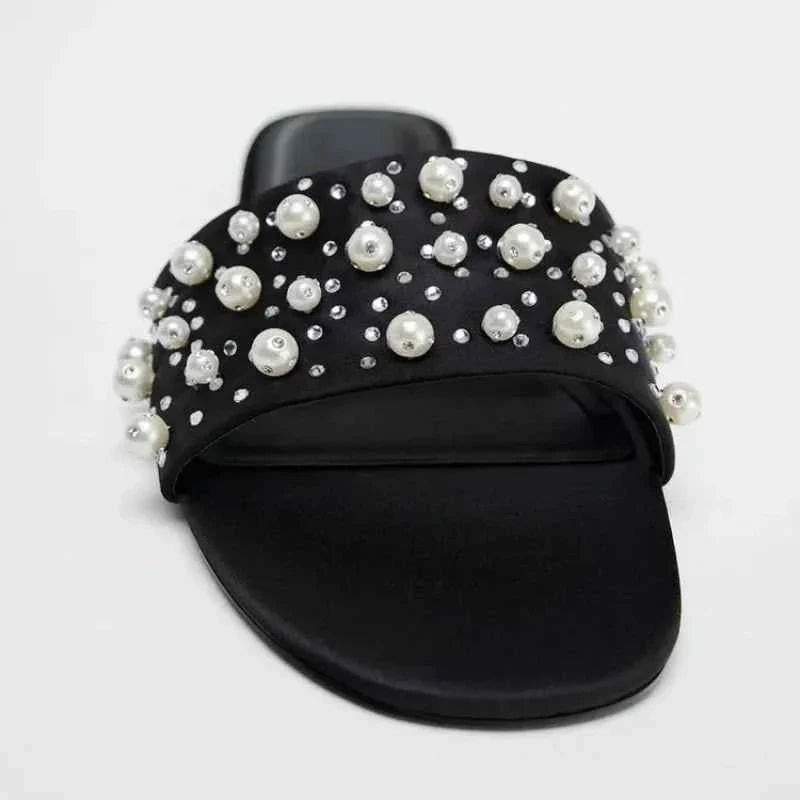 Sparkling White String Bead Decorative Women Slippers