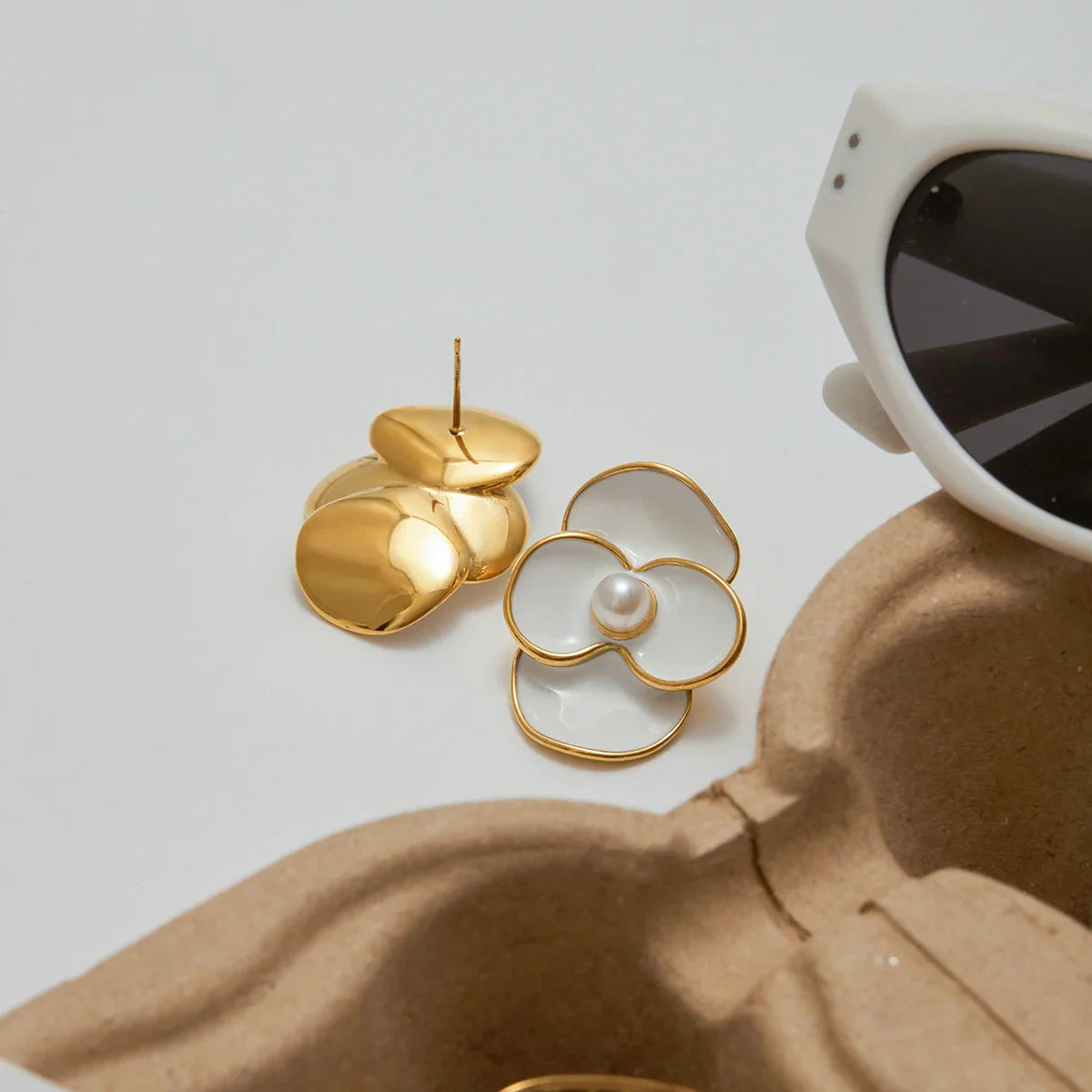 Stainless Steel Drip Oil White Four Petal Flower Ear Studs - JDE0103029