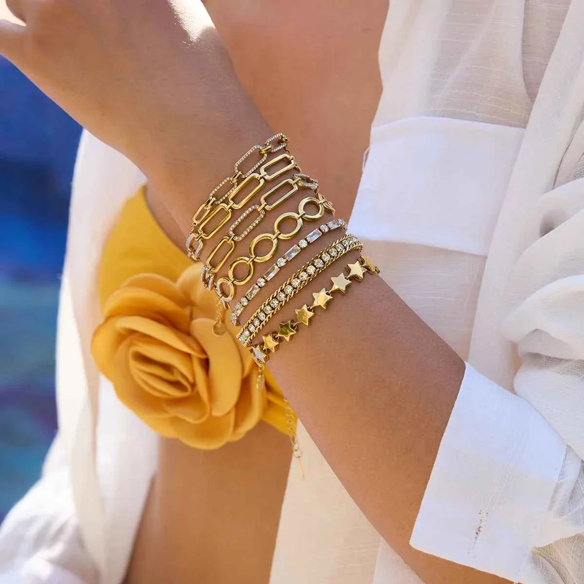 Stainless Steel White Rhinestone Paper Clip Hollow Bracelet