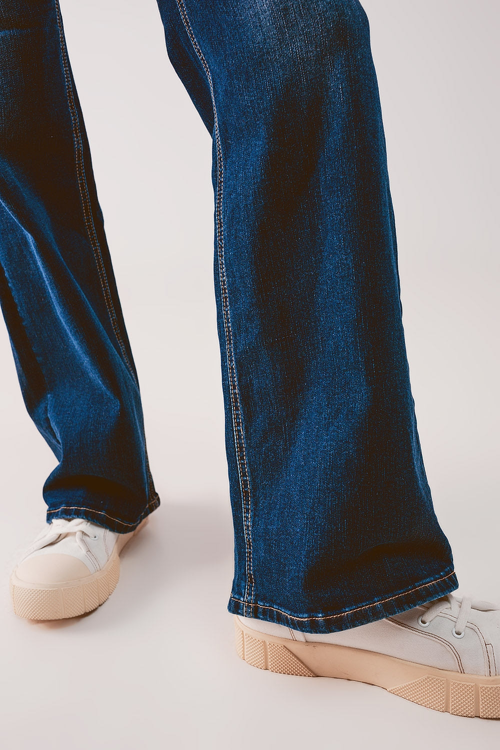 Straight Leg 90s Jeans With in Dark Blue - Norellé