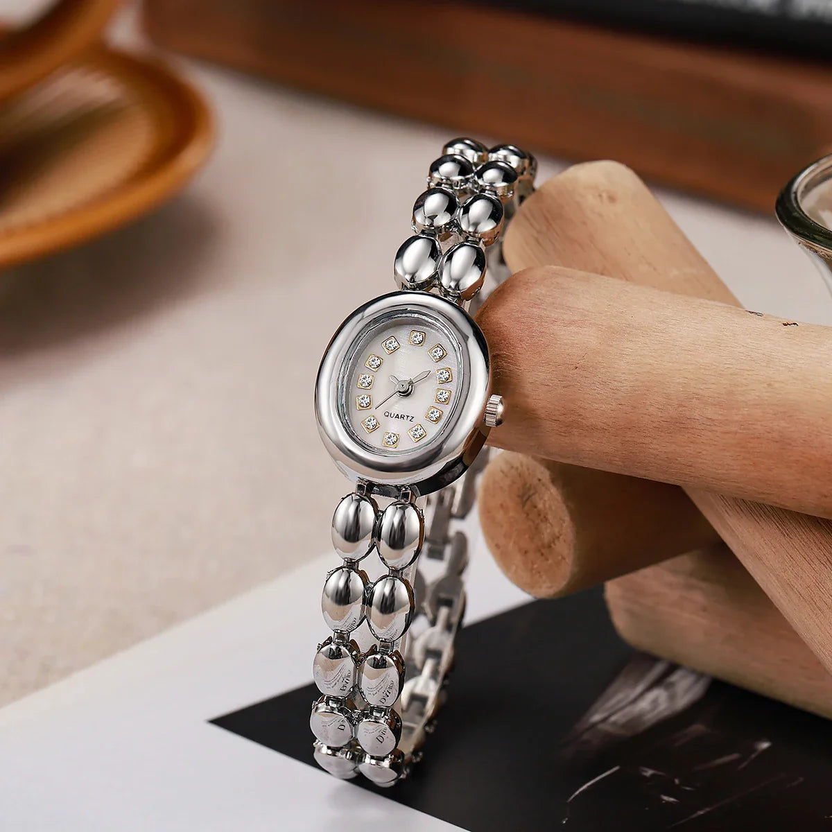 Stylish Oval Diamond Dot Dial Quartz Watch - Silver