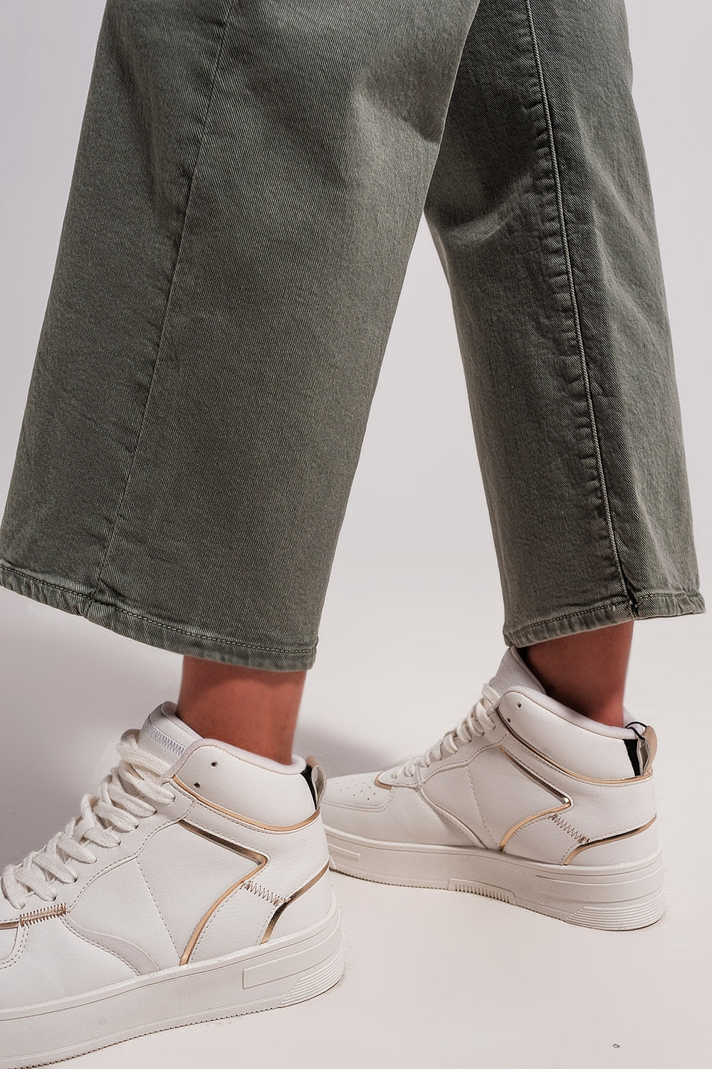 Wide Leg Jeans in Gray - Norellé