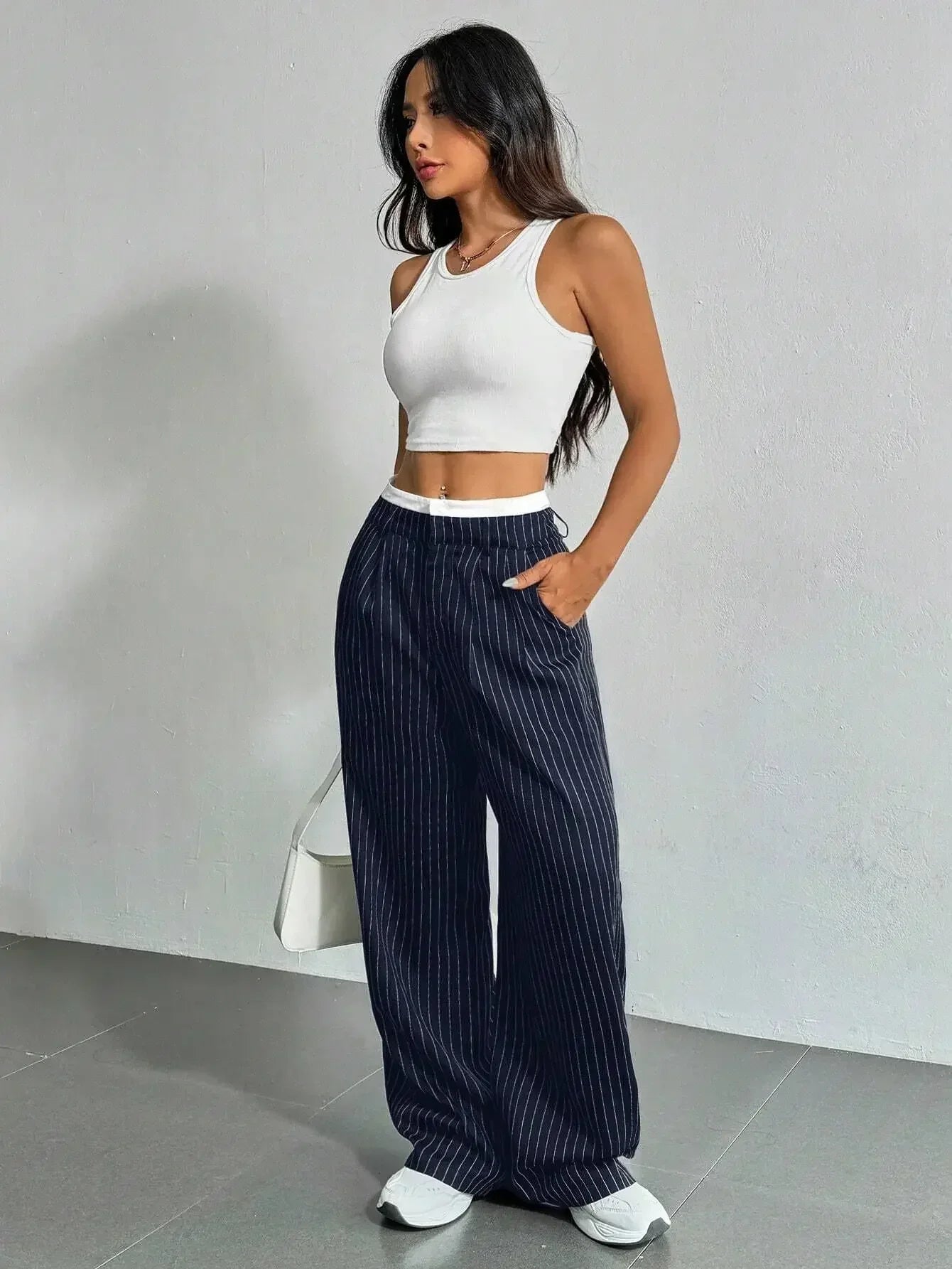 Women Stripes Printed Full Length Pants