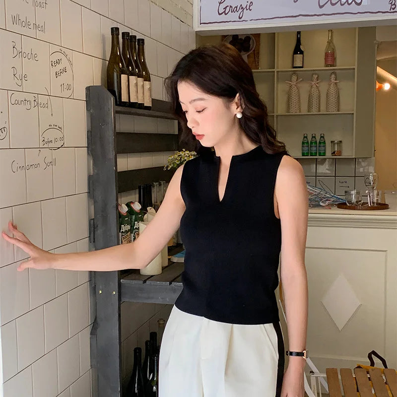 Women V-neck Breathable Sleeveless Knit Tank Top - Black / M