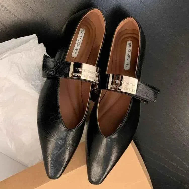 Women's Retro Pointed Toe Low-Heeled Casual Shoes