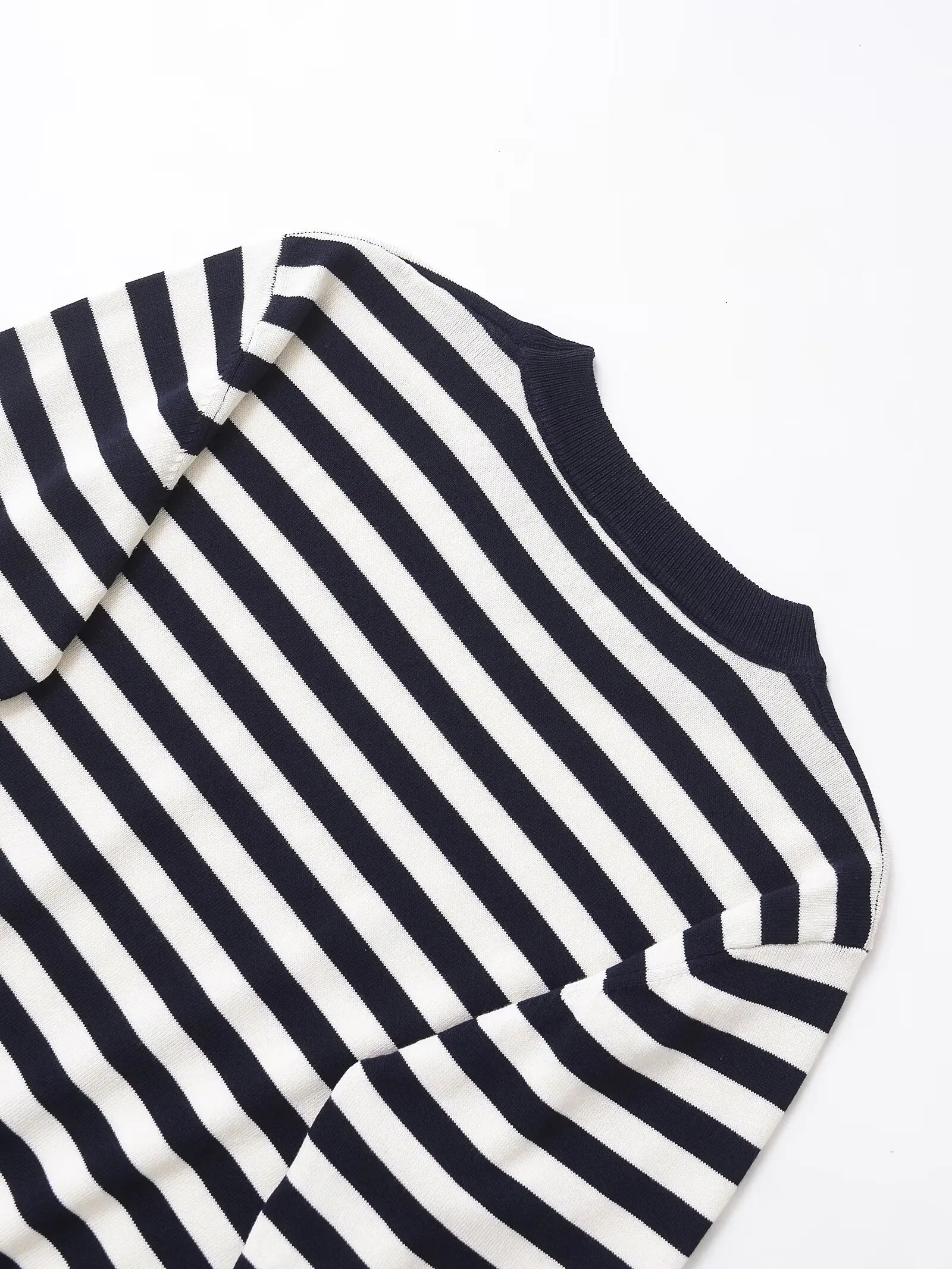 Women’s Round Neck Long Sleeve Striped Casual Loose Knitted Sweater