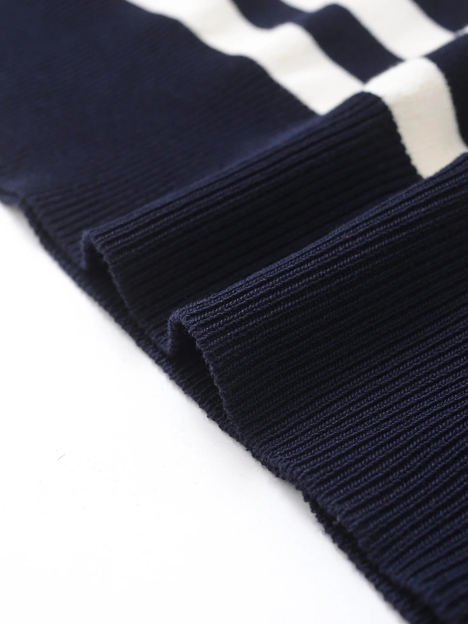 Women’s Round Neck Long Sleeve Striped Casual Loose Knitted Sweater