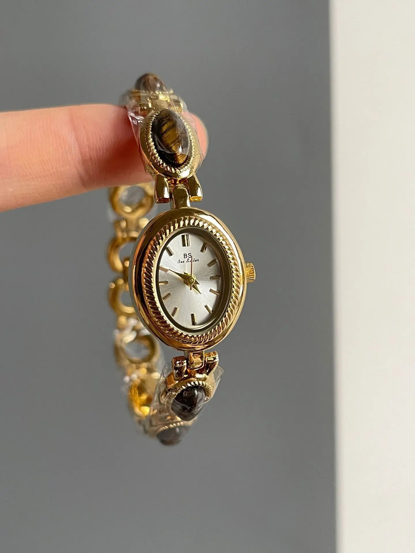 Women’s Small Jade Oval Diamond Quartz Bracelet Watch - Amber White Surface - electronic accessories