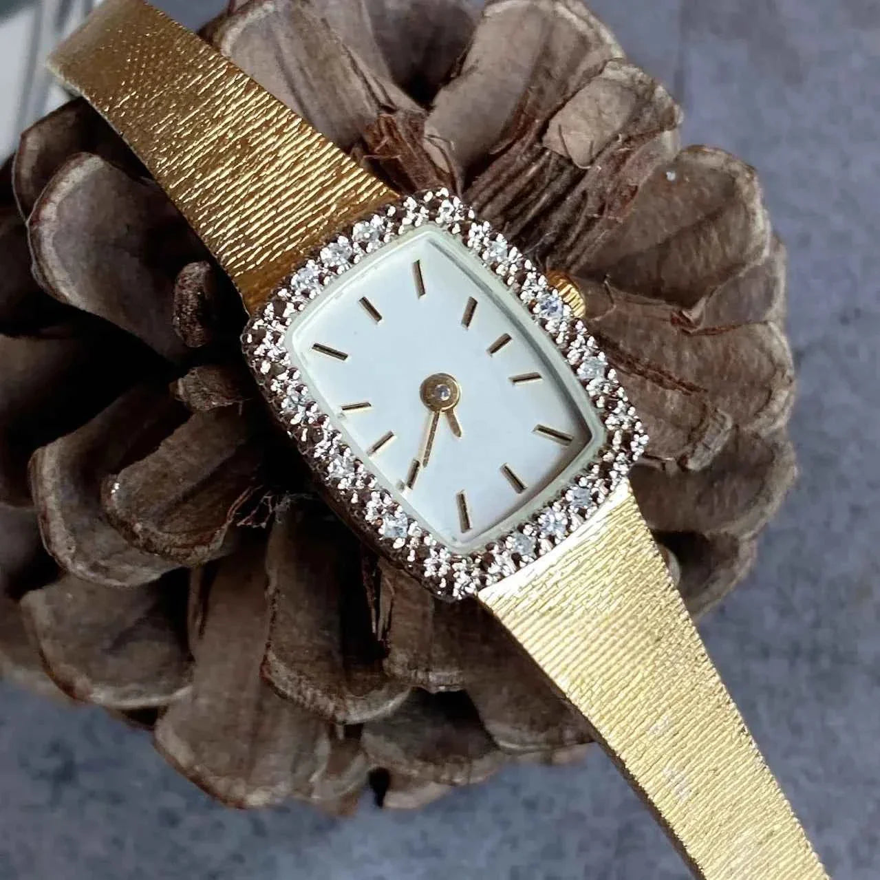 Women's Watch Medieval Diamond Vintage Retro