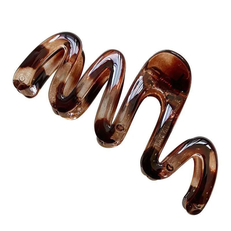 Women’s Wavy High Glossy Amber Brown Plastic Hair Clip