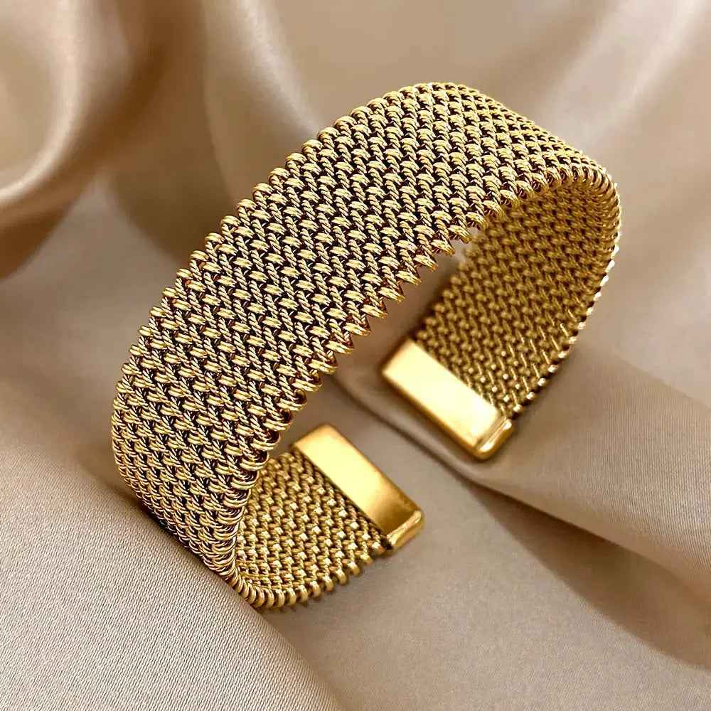 Women’s Wire Embossed Titanium Steel Bracelet - electronic accessories