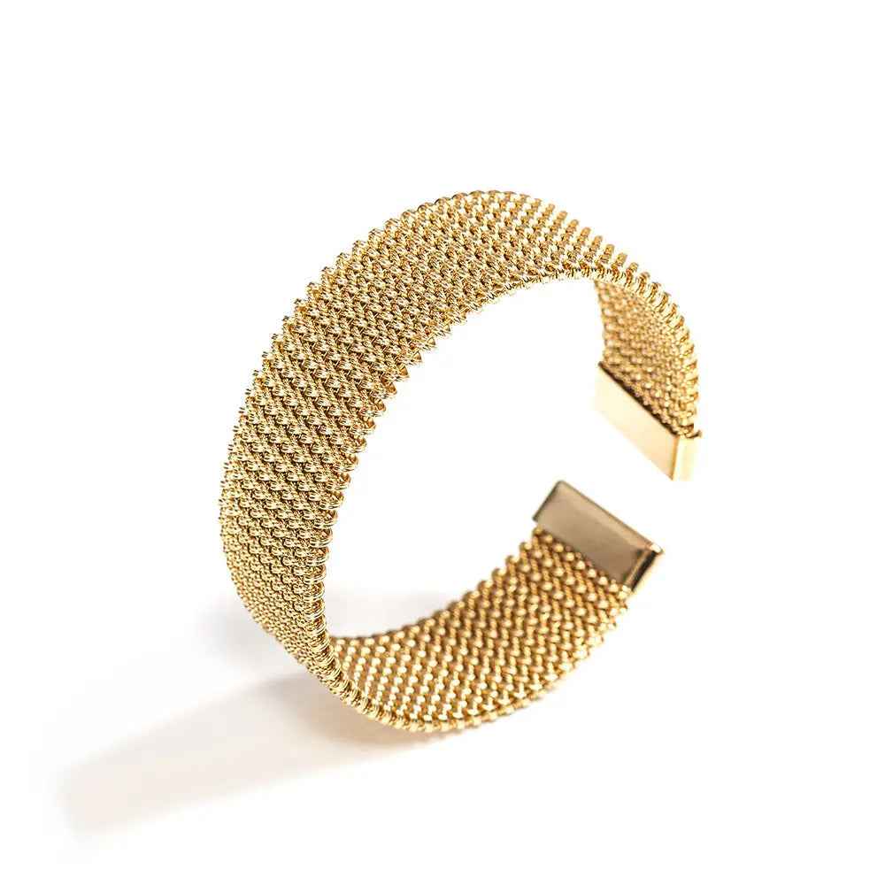 Women’s Wire Embossed Titanium Steel Bracelet - Gold - electronic accessories